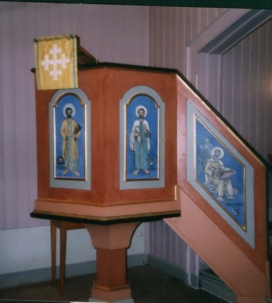 Prekestol - Helgen Kirke.
Dekoren malt av Erlend Grstad.
Pulpit in Helgen church. 
Panels painted by Erlend Grstad.
Foto Eivind Martinsen